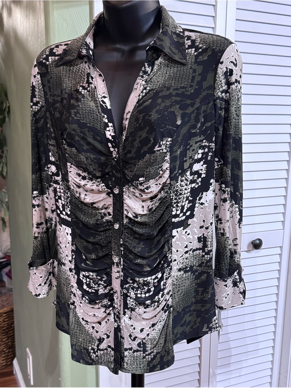 INC International Concepts Serpentin Long Sleeve Button Down Blouse Size Medium